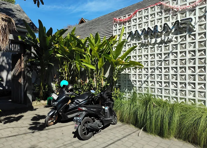 Manuver Surf And Uluwatu Bali 3*